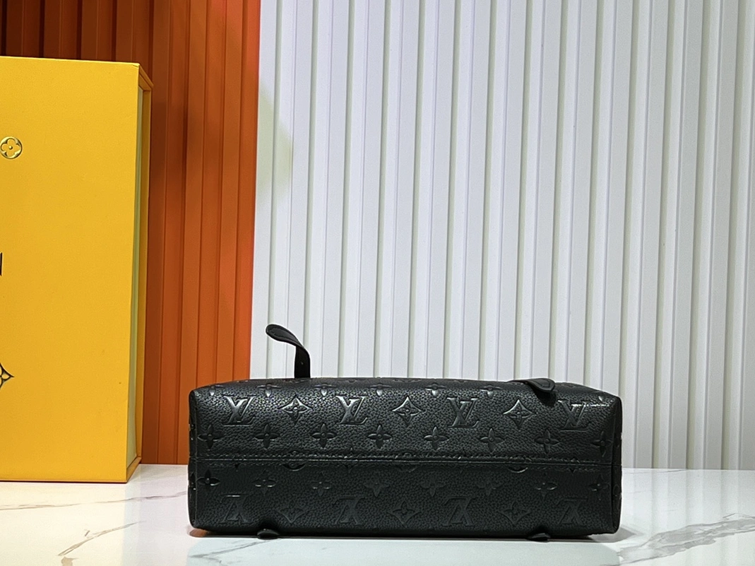 Classic 4774 Louis Vuitton AAA Quality Handbags For Women - Image 6