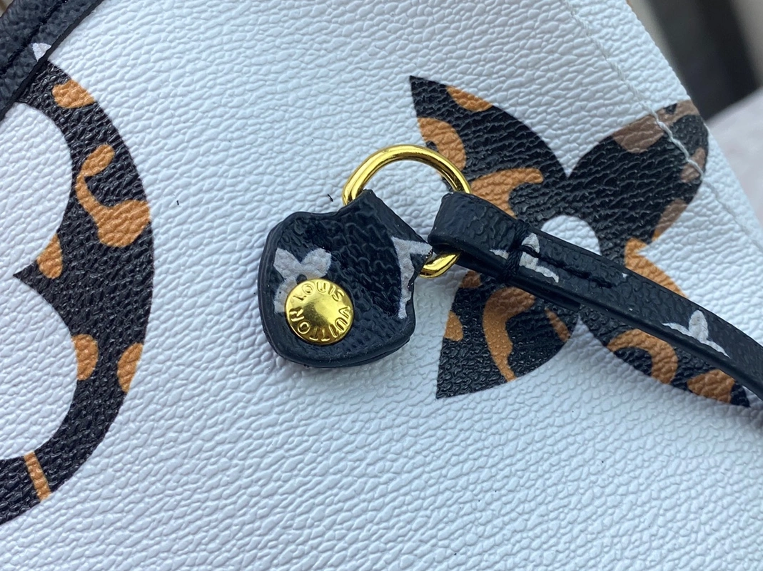 Classic 508 Louis Vuitton AAA Quality Shoulder Bags For Women - Image 6