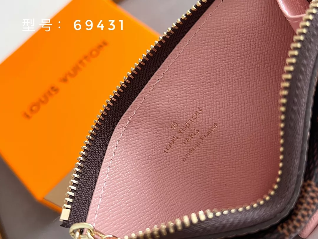 Classic 7472 Louis Vuitton LV Card Case - Image 6