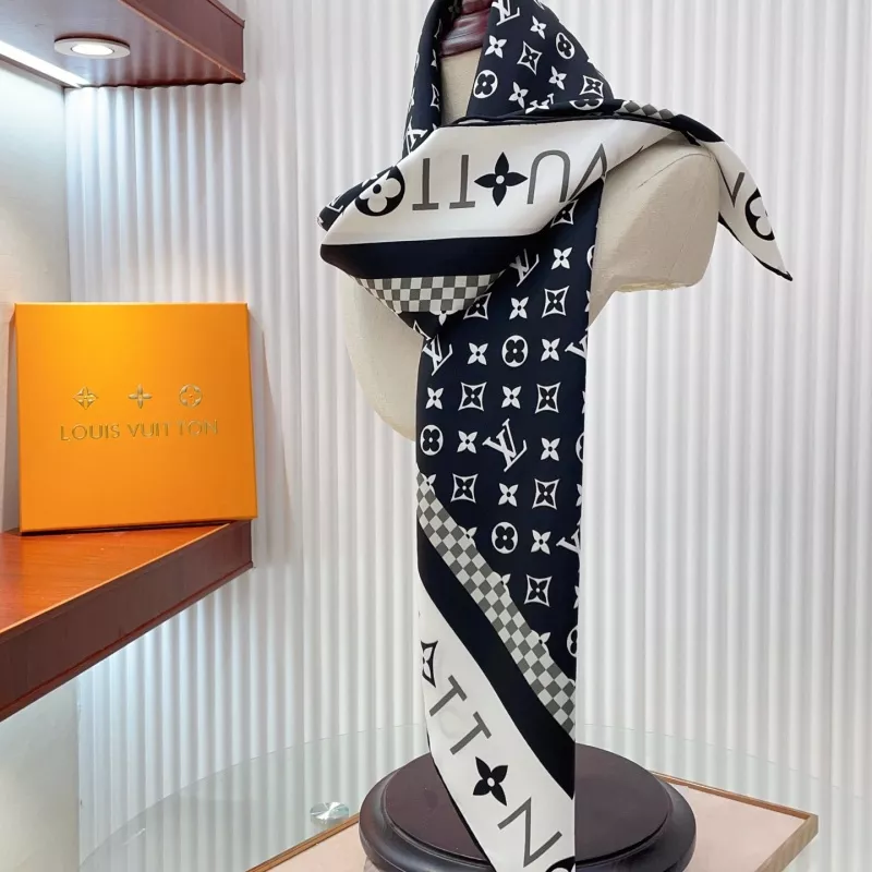Classic 7588 Louis Vuitton Silk Squares - Image 5