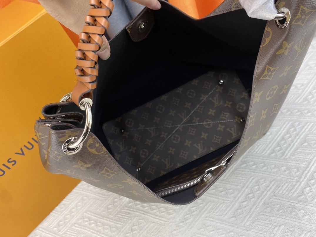 Comfortable 1812 Louis Vuitton AAA Quality Handbags For Women - Image 8
