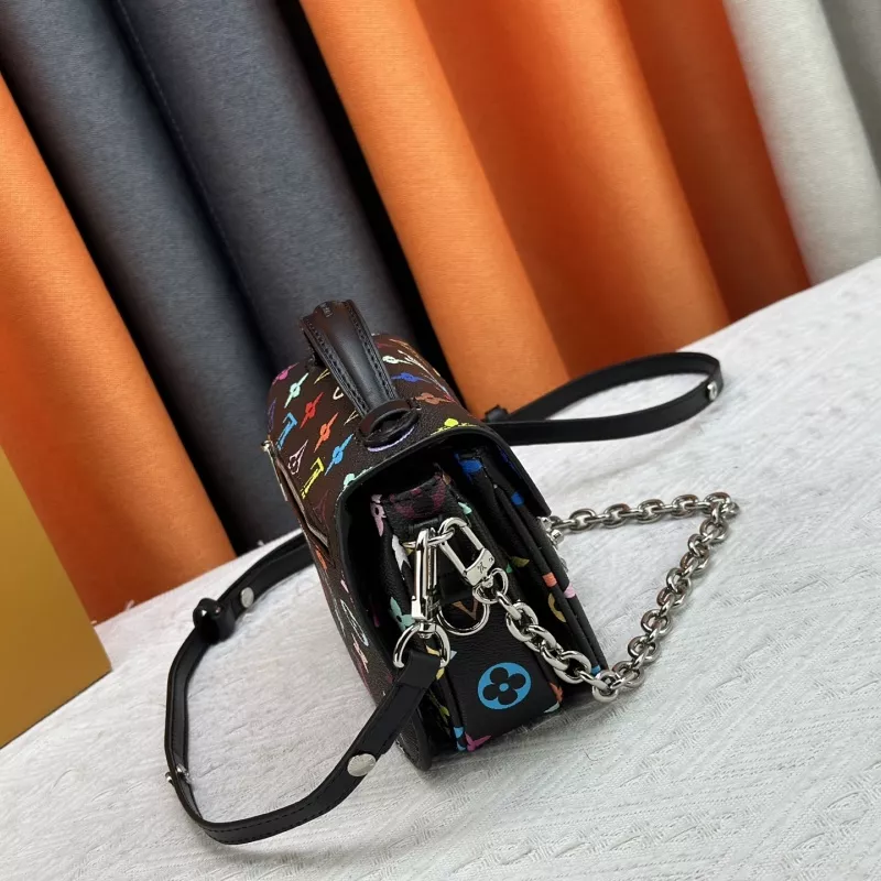 Comfortable 368 Louis Vuitton AAA Quality Messenger Bags For Women - Image 3