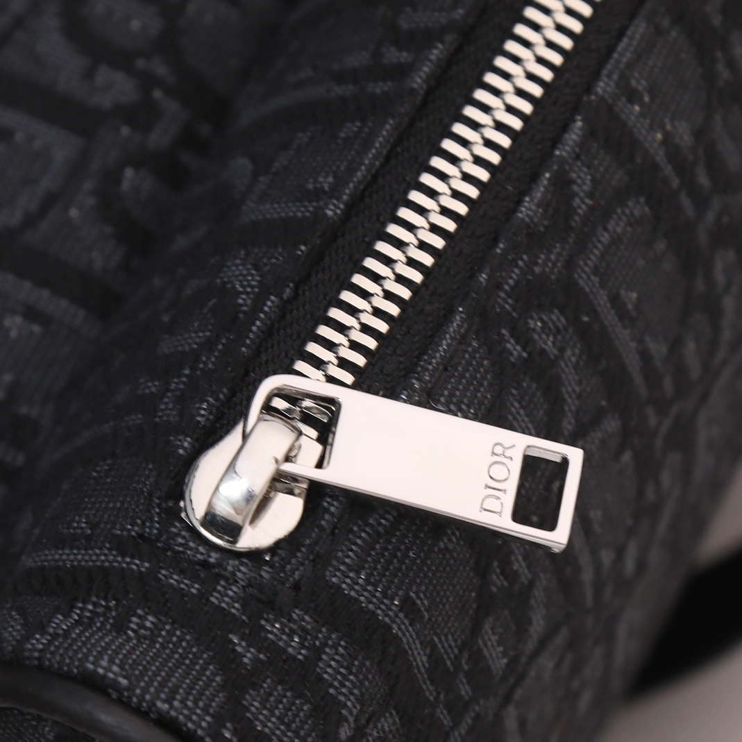 Comfortable 4270 Christian Dior AAA Man Messenger Bags - Image 6