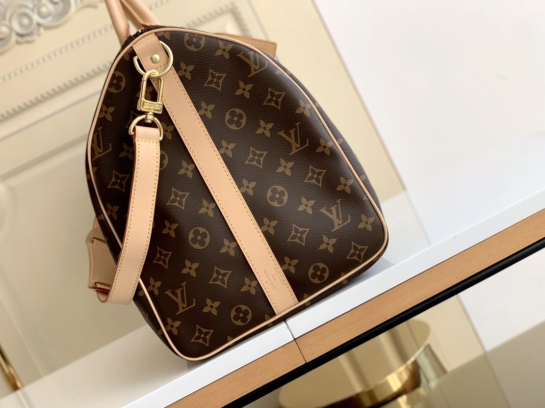Comfortable 731 Louis Vuitton Travel Bags - Image 3