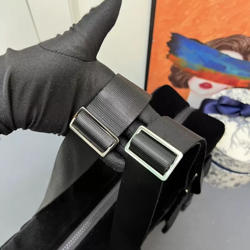 Comfortable 7589 Chanel Travel Bags - Image 6