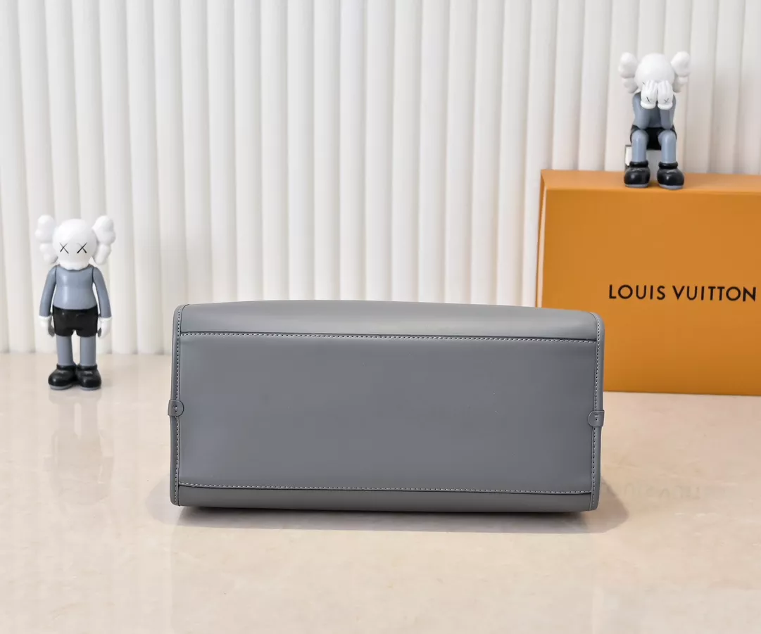 Compact 207 Louis Vuitton AAA Quality Handbags For Women - Image 4