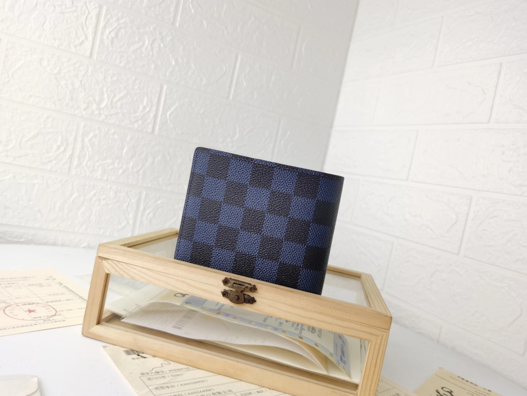 Cozy 1983 Louis Vuitton LV Wallets For Unisex