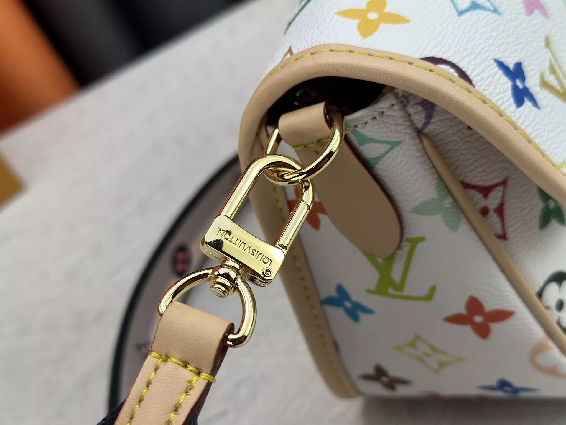 Cozy 7200 Louis Vuitton AAA Quality Messenger Bags For Women - Image 7