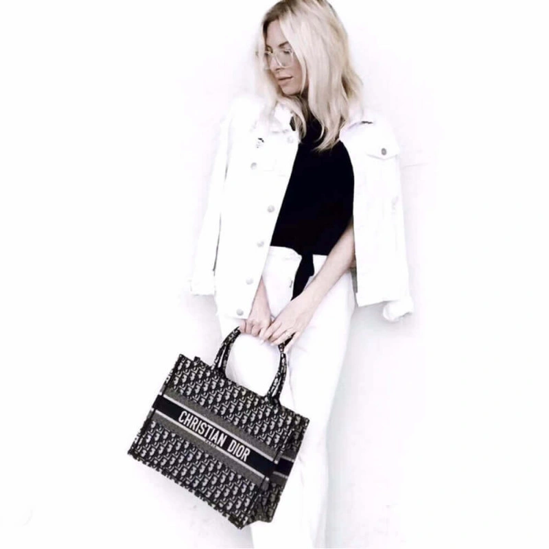 CHRISTIAN Dior Small Book Tote Blue Dior Oblique Embroidery - Image 3