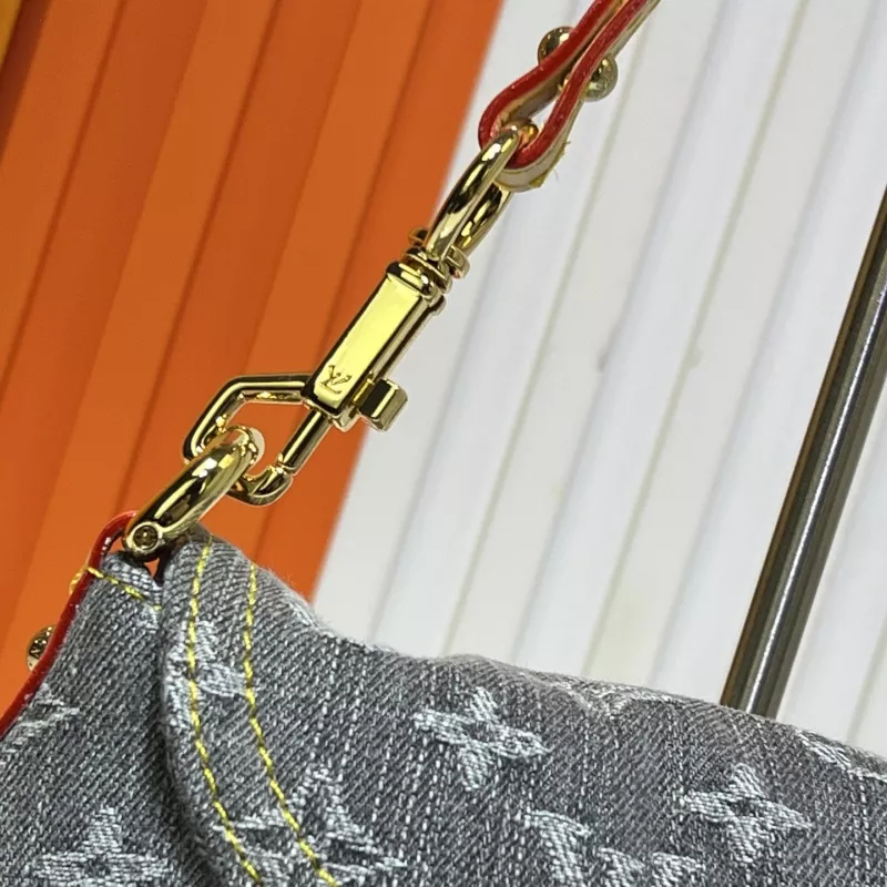 Durable 1607 Louis Vuitton AAA Quality Shoulder Bags For Women - Image 5