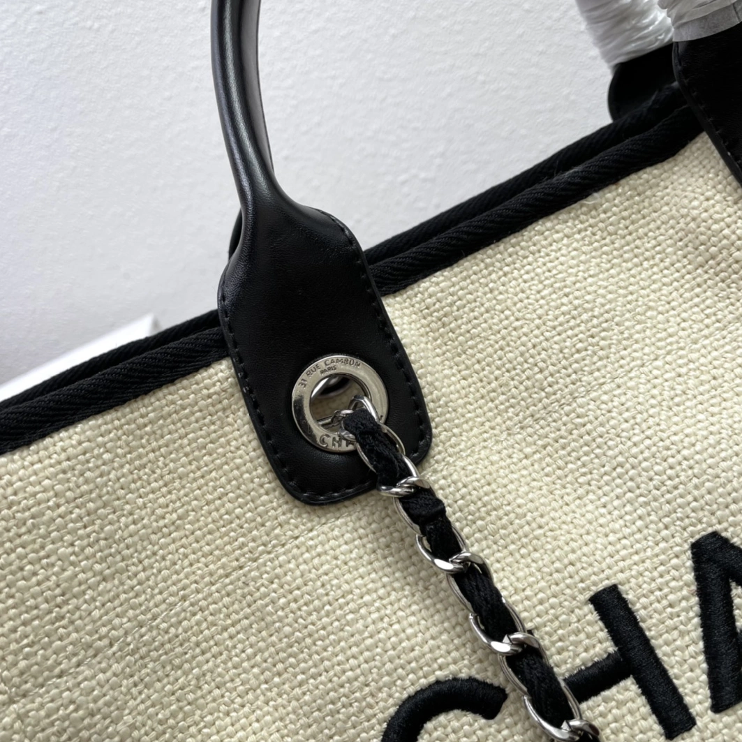 Durable 4697 Chanel AAA Quality Handbags For Women - Image 6