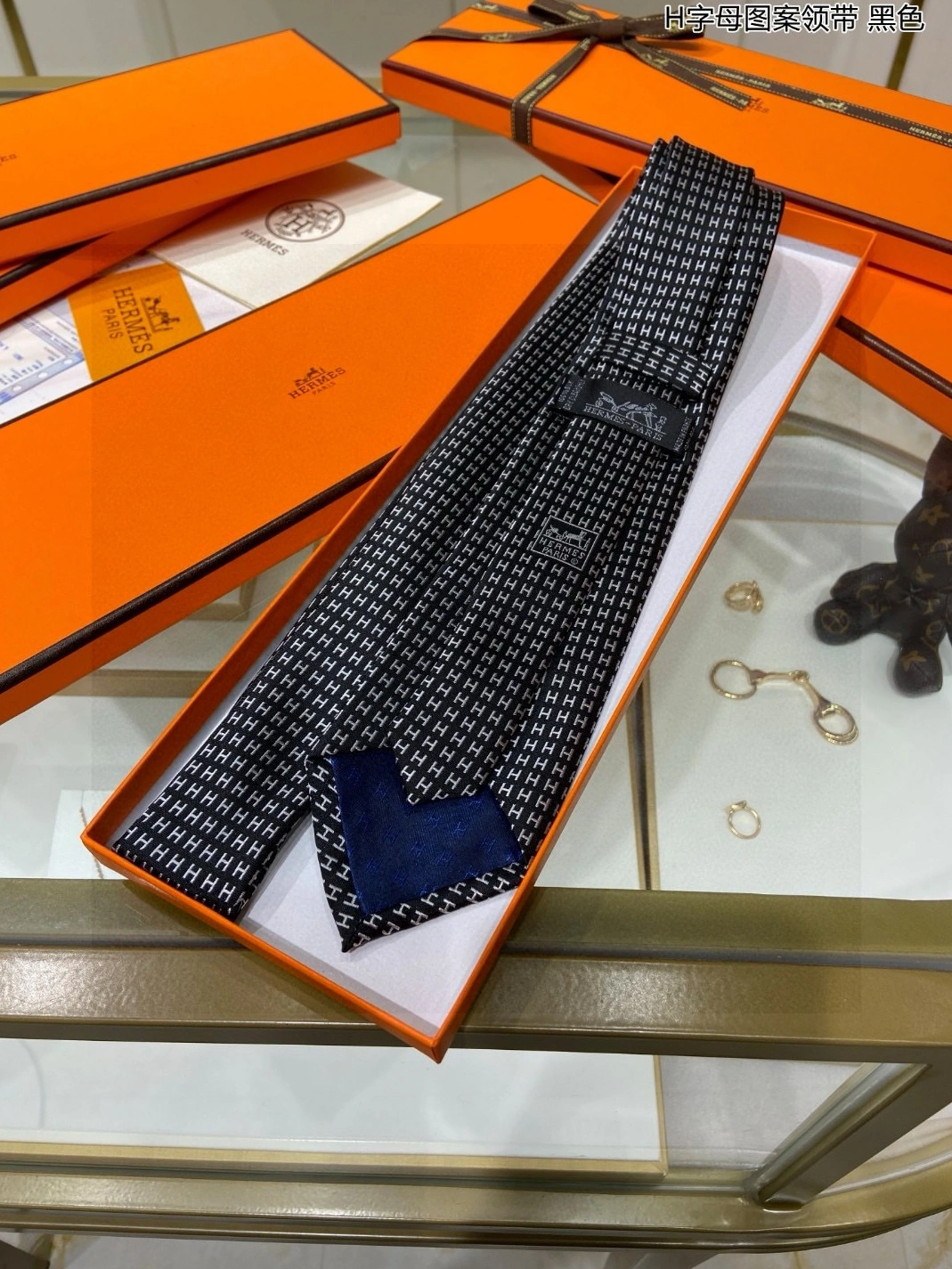 Durable 8154 Hermes Necktie - Image 3