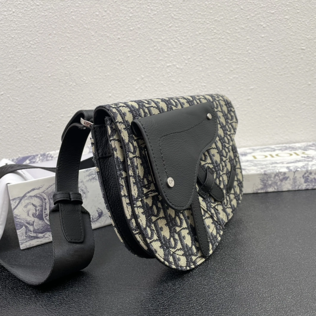 Durable 8879 Christian Dior AAA Man Messenger Bags - Image 5