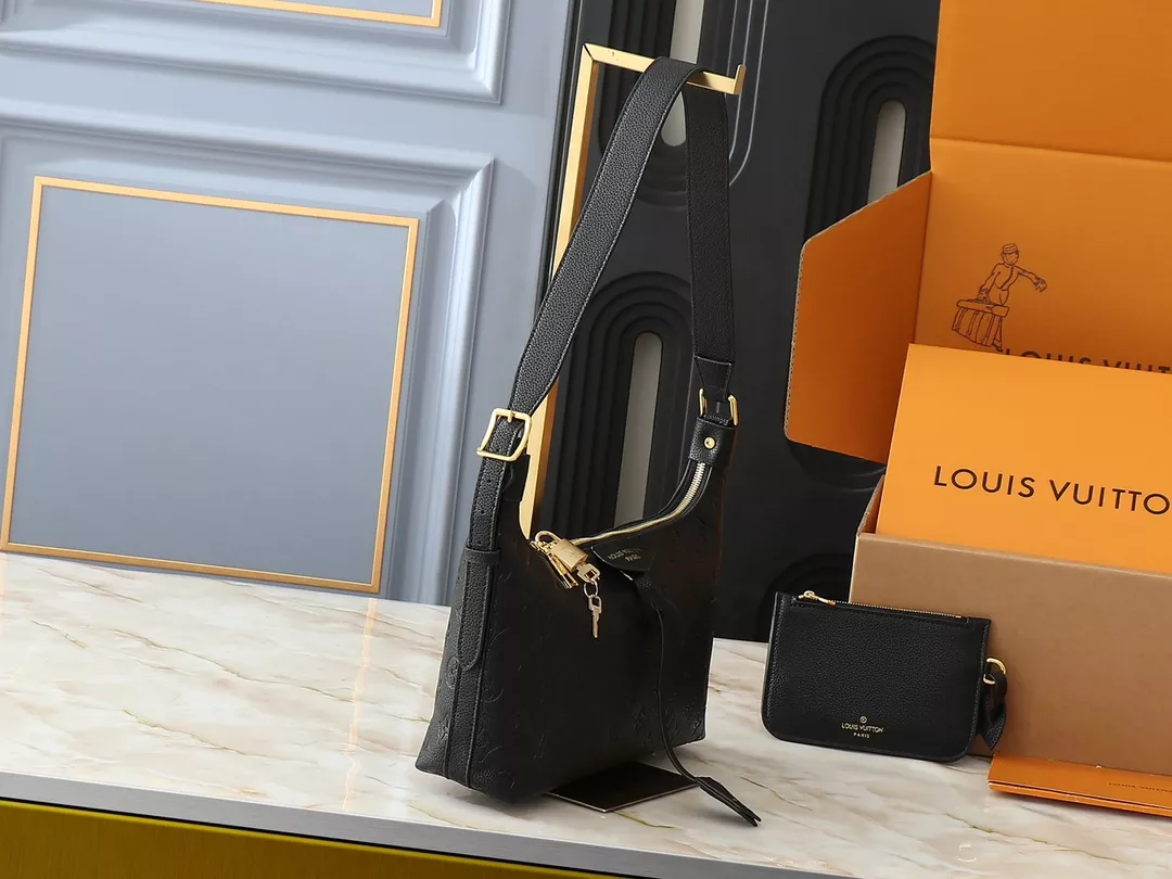 Efficient 1832 Louis Vuitton AAA Quality Shoulder Bags For Women
