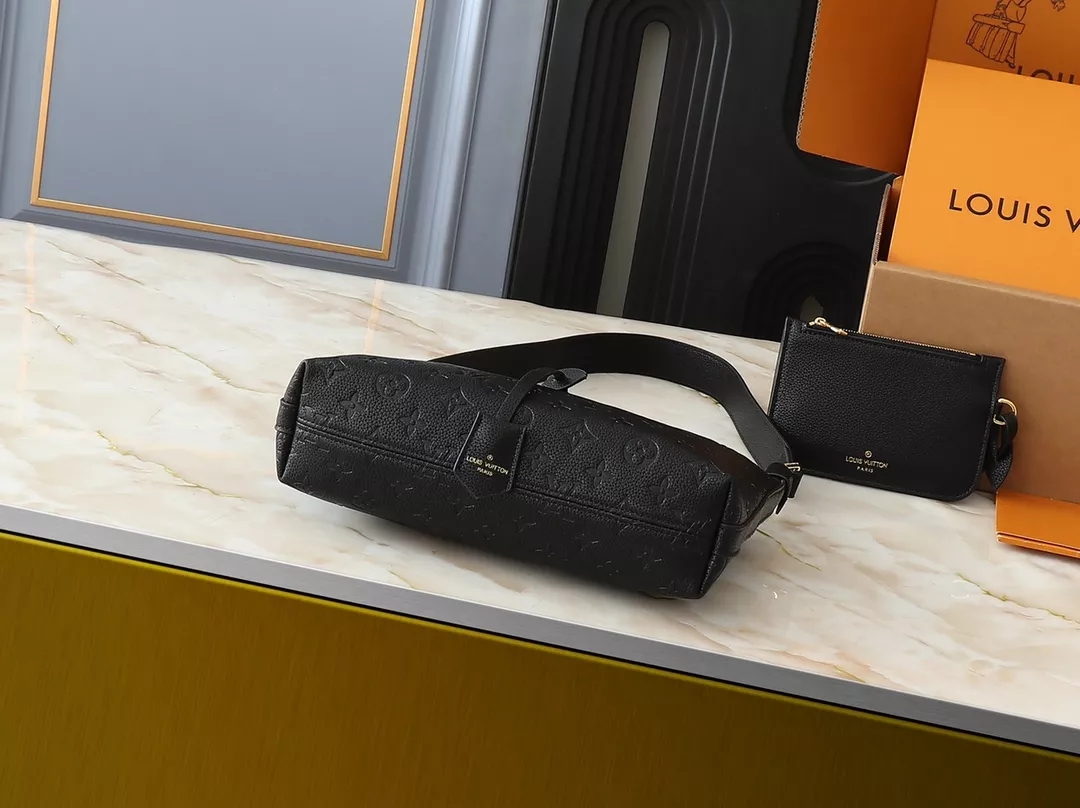 Efficient 1832 Louis Vuitton AAA Quality Shoulder Bags For Women - Image 4