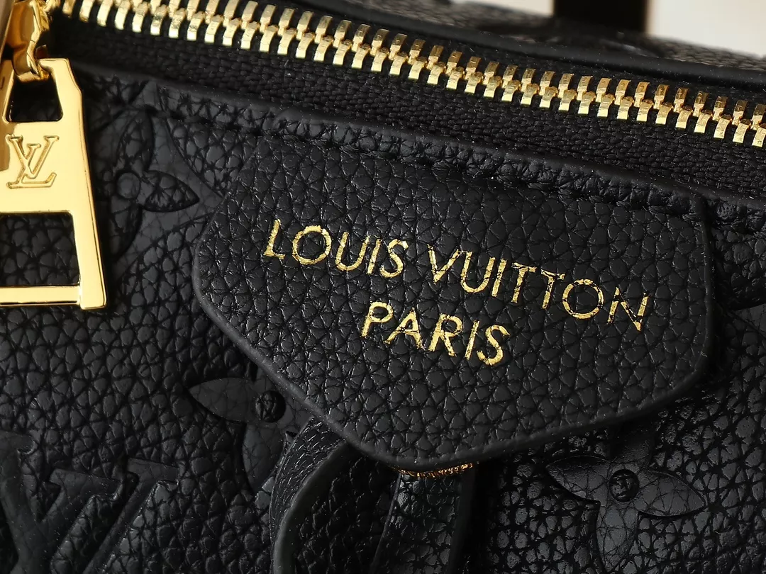 Efficient 1832 Louis Vuitton AAA Quality Shoulder Bags For Women - Image 5