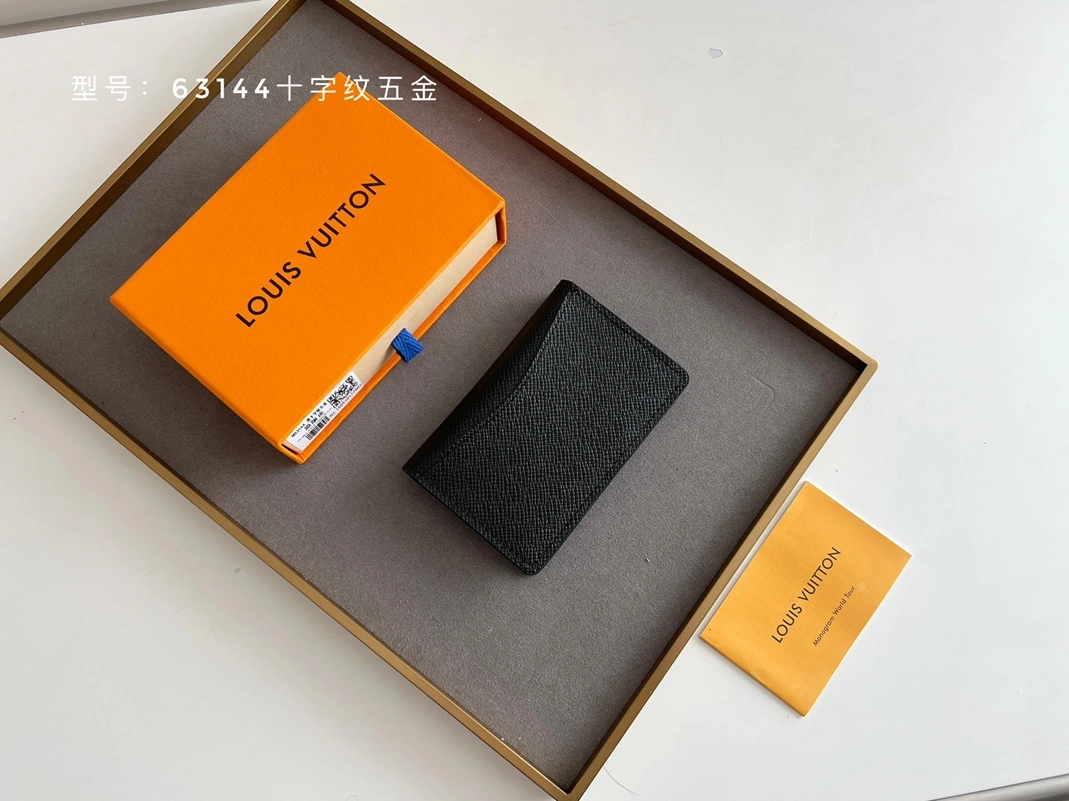 Efficient 3999 Louis Vuitton Card Case For Unisex