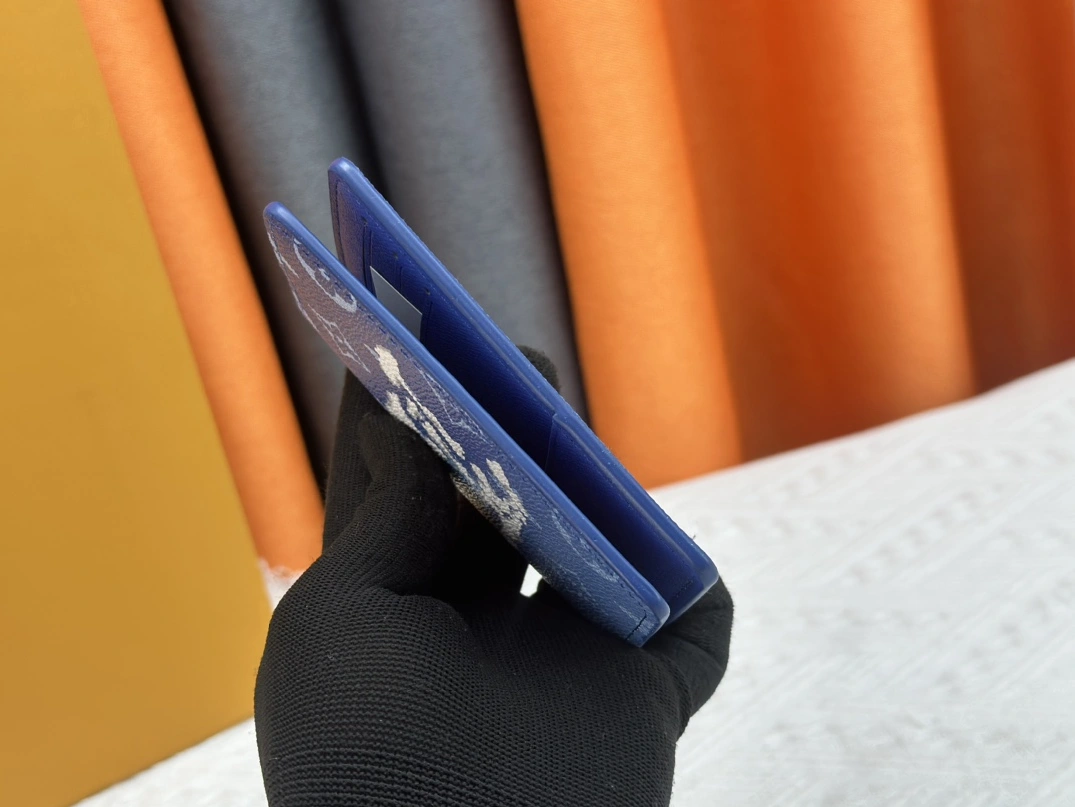 Efficient 6495 Louis Vuitton LV Card Case - Image 4