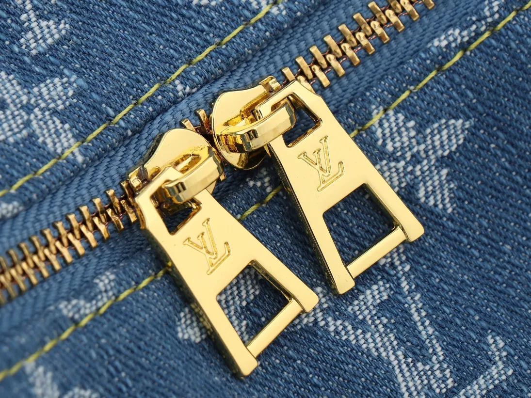 Efficient 8698 Louis Vuitton AAA Quality Messenger Bags For Women - Image 7