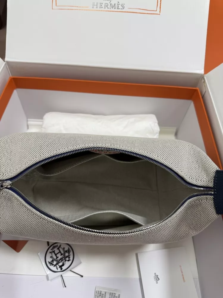 Elegant 3447 Hermes AAA Quality Handbags In Navy For Women - Image 6