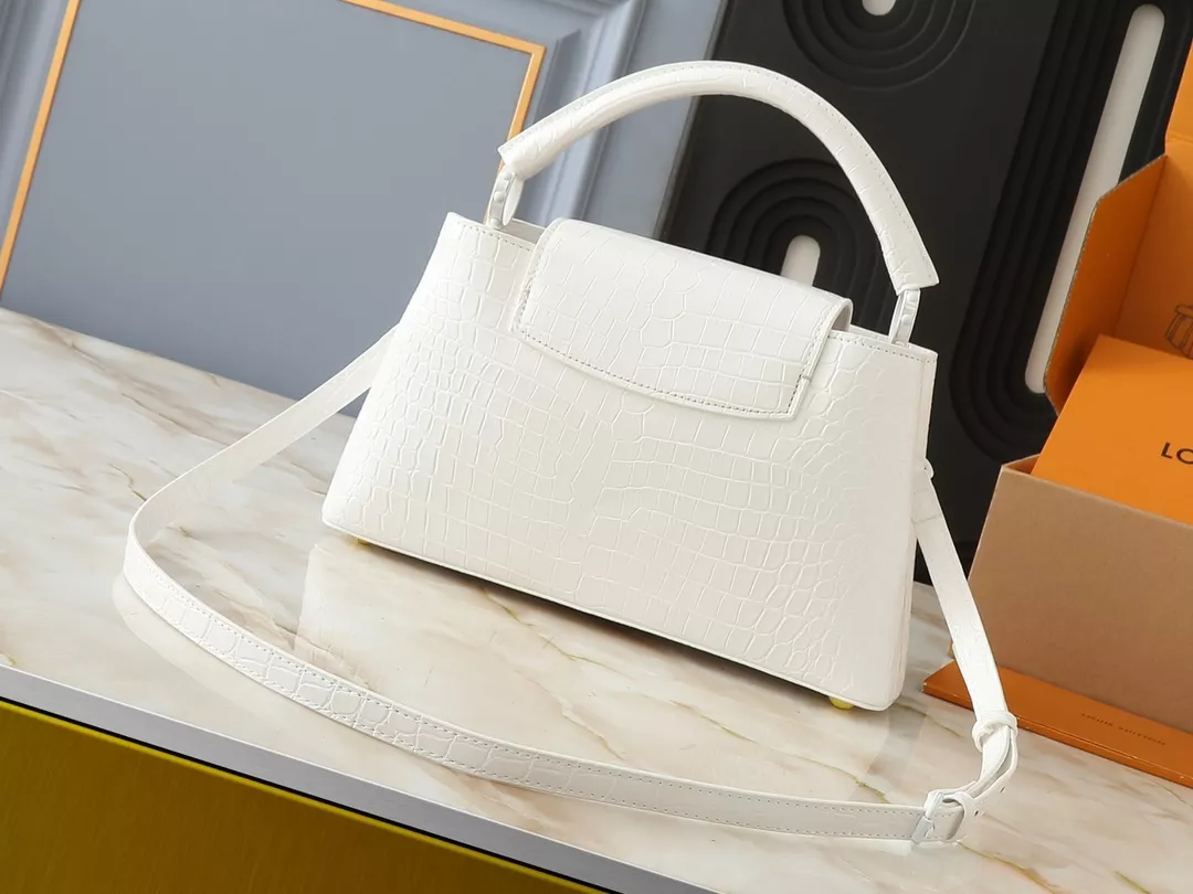 EyeCatching 5844 Louis Vuitton AAA Quality Messenger Bags For Women - Image 3