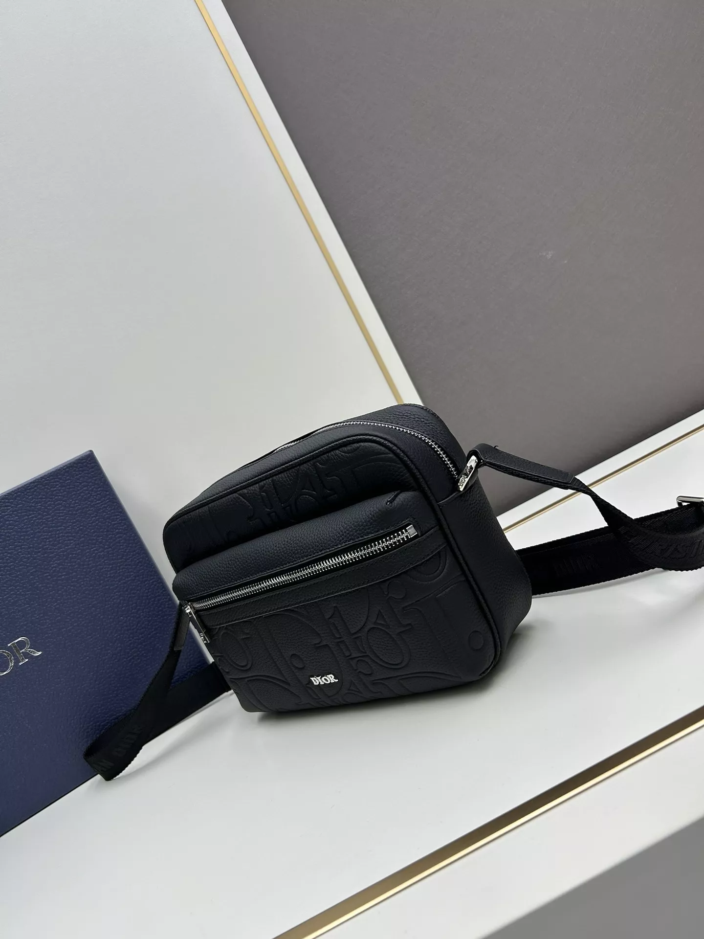 EyeCatching 7033 Christian Dior AAA Quality Messenger Bags For Unisex