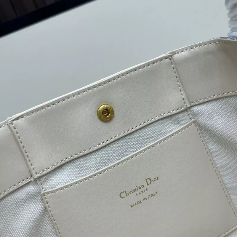 EyeCatching 8609 Christian Dior AAA Quality Handbags For Women - Image 7