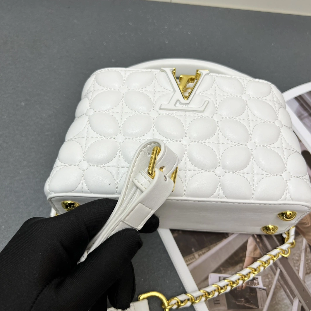 Fashionable 4246 Louis Vuitton AAA Quality Messenger Bags For Women - Image 7