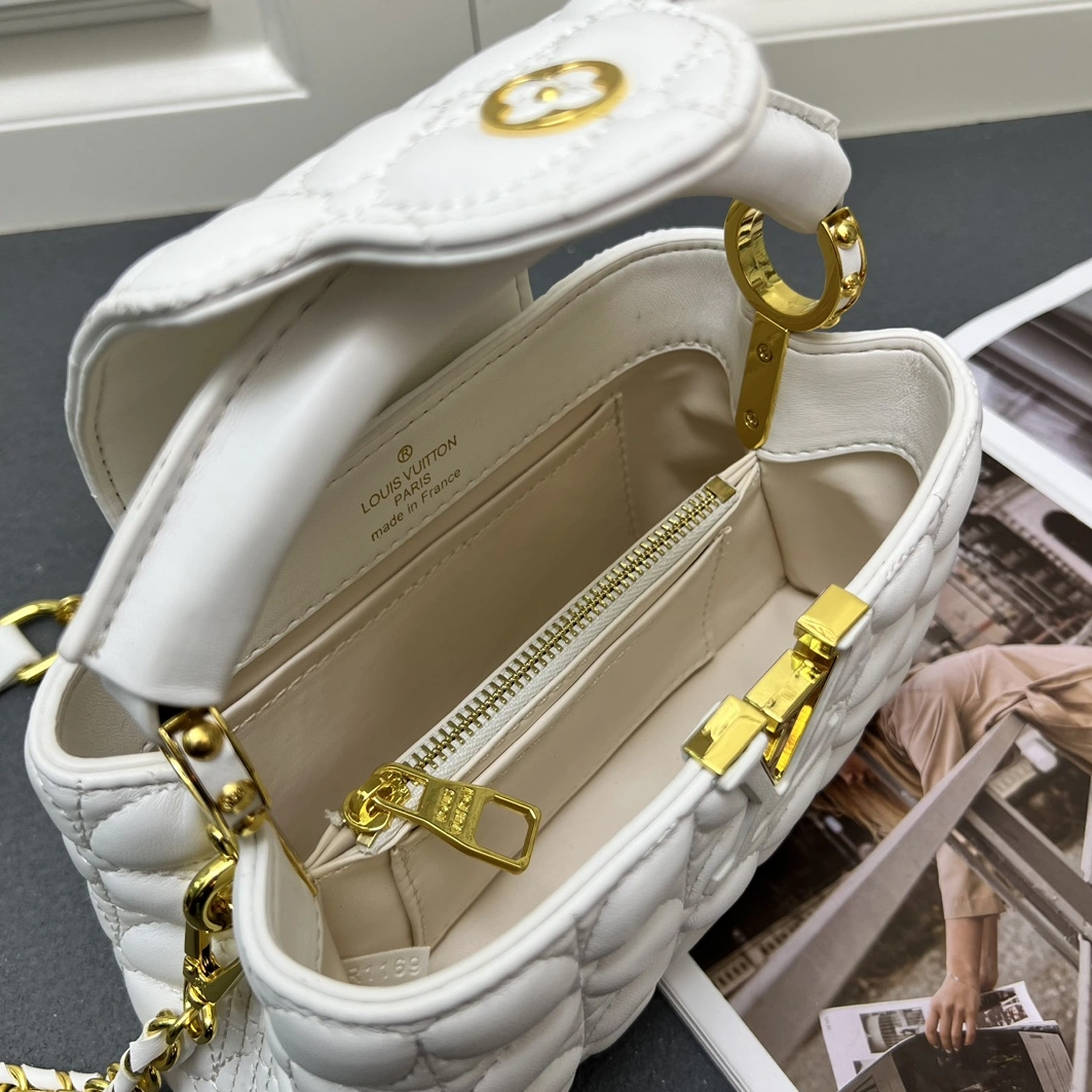 Fashionable 4246 Louis Vuitton AAA Quality Messenger Bags For Women - Image 8