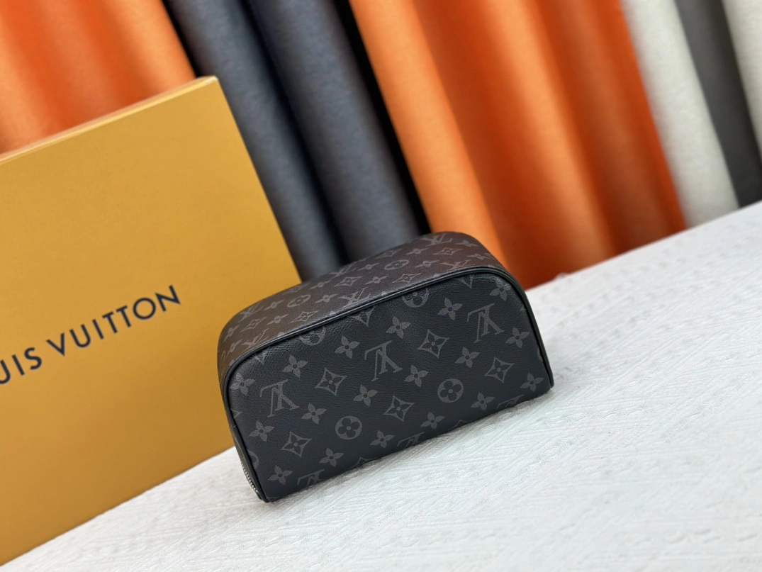 Flexible 7746 Louis Vuitton AAA Quality Handbags - Image 4