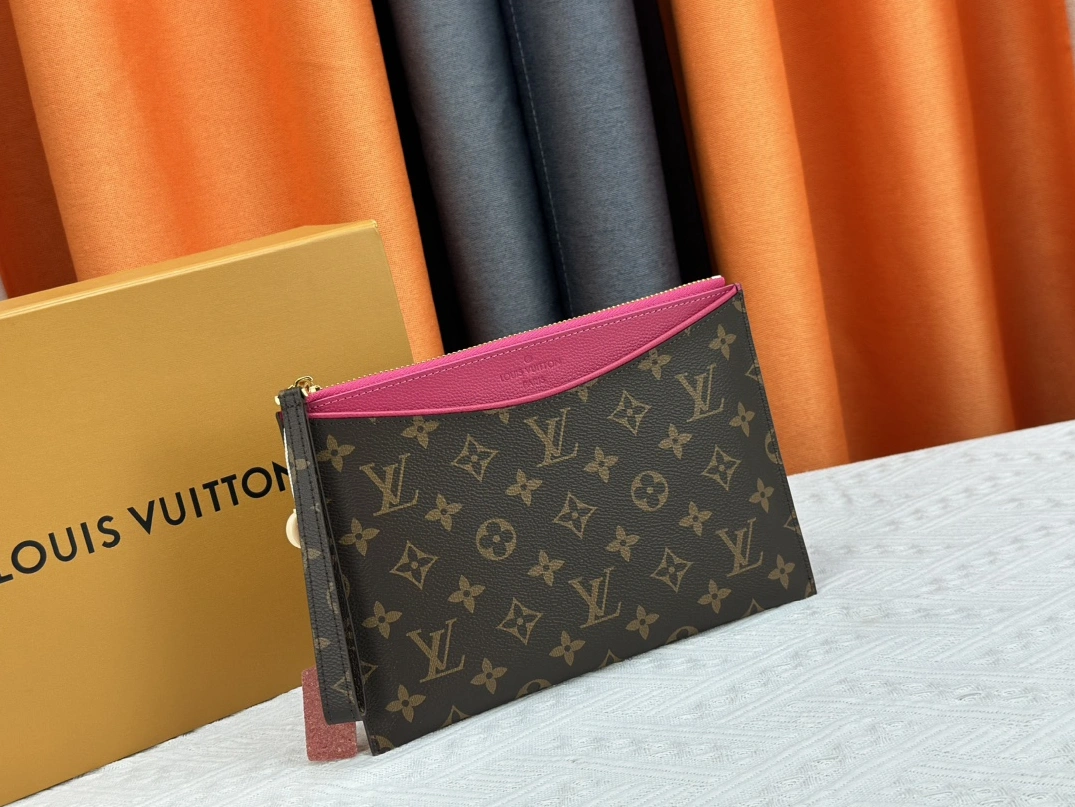 Flexible 9183 Louis Vuitton LV Wallets In Rose Red