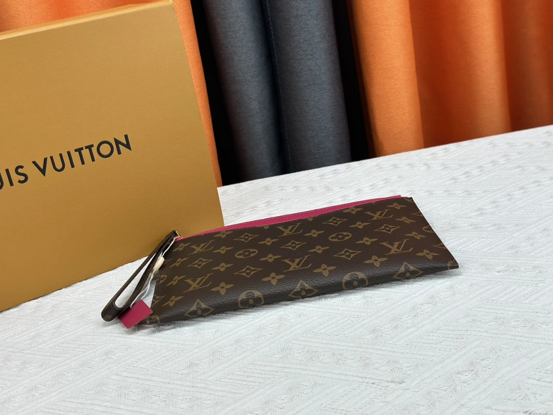 Flexible 9183 Louis Vuitton LV Wallets In Rose Red - Image 4
