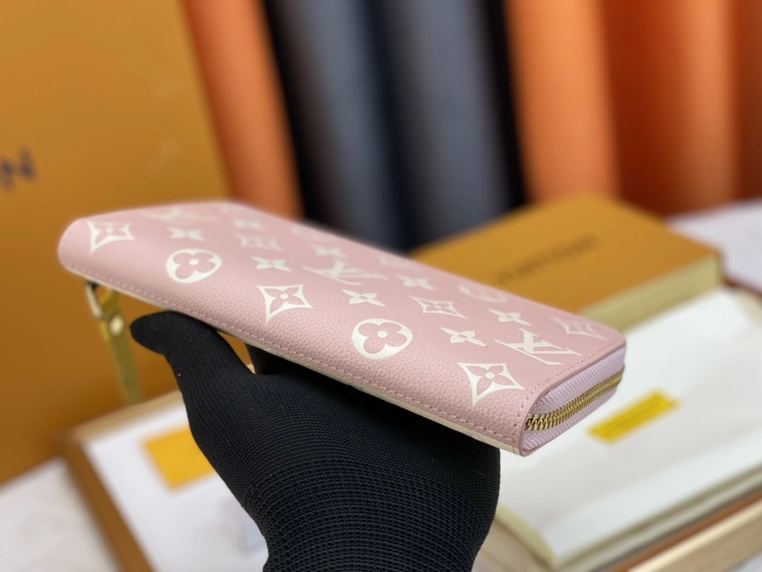 Functional 2040 Louis Vuitton AAA Quality Wallets For Women - Image 3