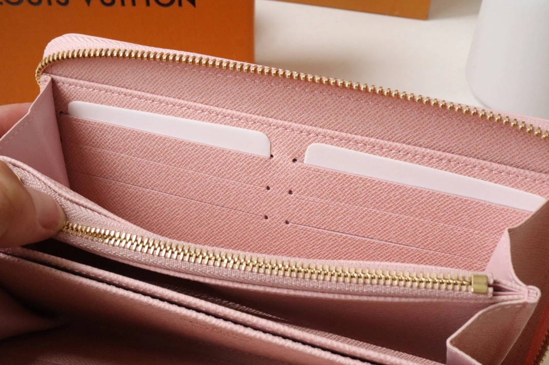 Functional 4570 Louis Vuitton AAA Quality Wallets - Image 5