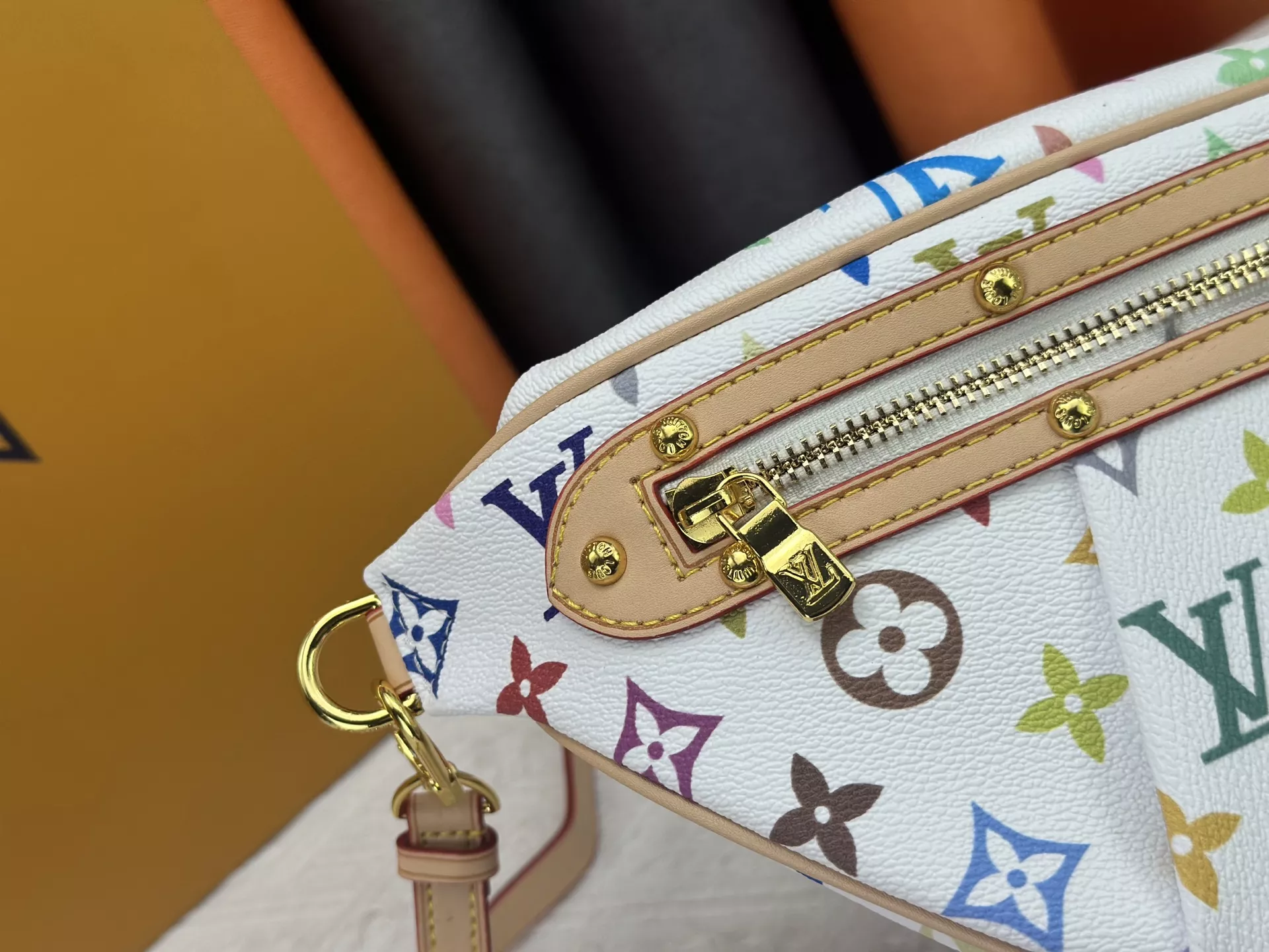 Functional 6678 Louis Vuitton AAA Quality Messenger Bags For Women - Image 5