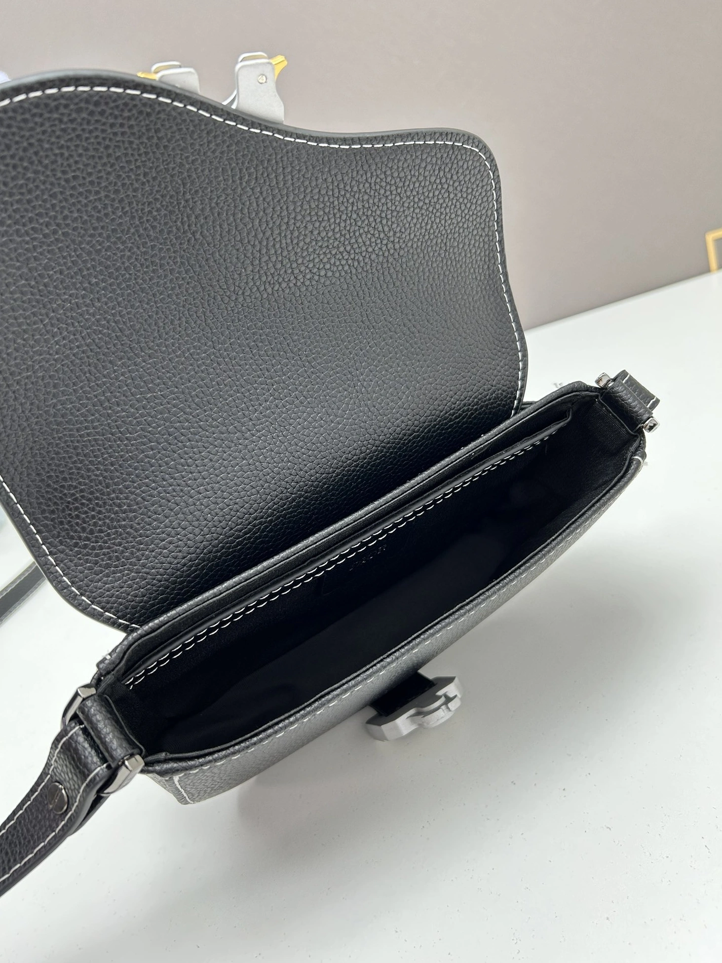 GoAnywhere 1519 Christian Dior AAA Quality Messenger Bags For Unisex - Image 7