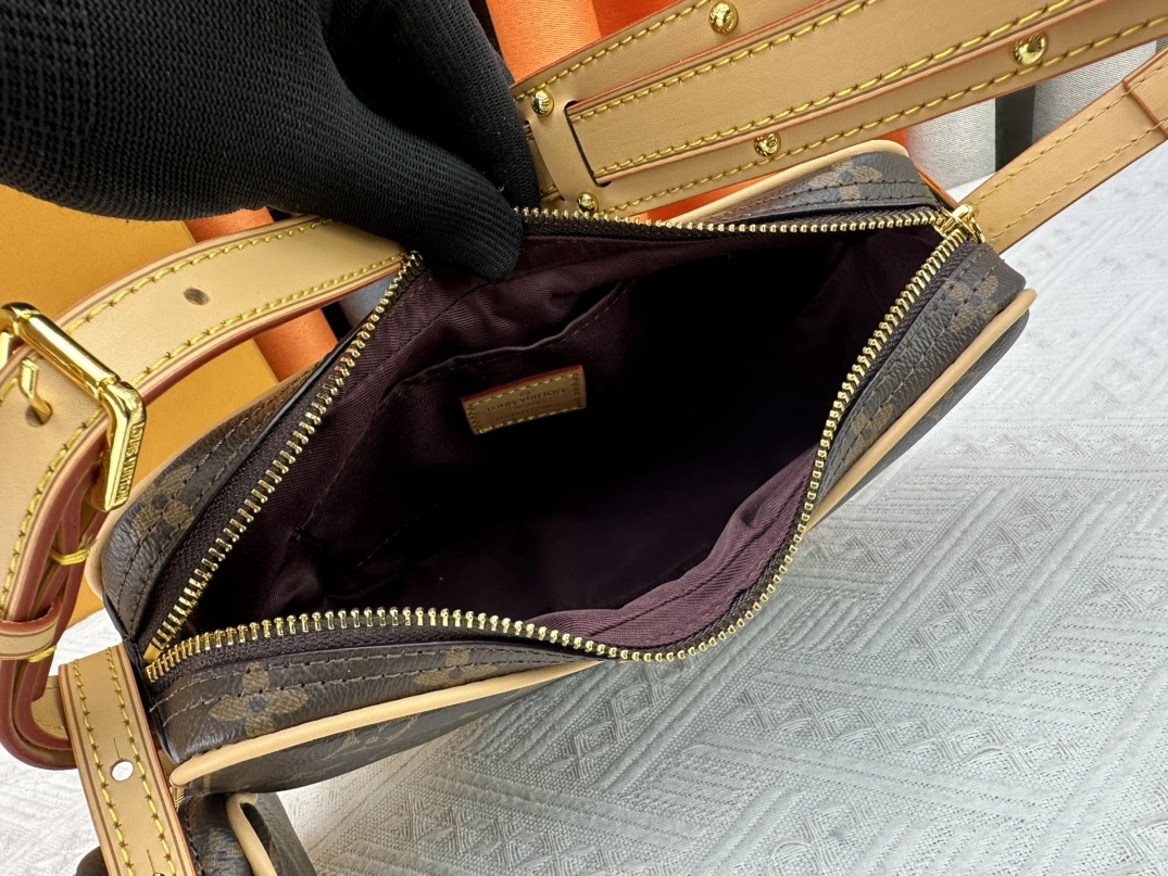 GoAnywhere 6147 Louis Vuitton AAA Quality Shoulder Bags For Women - Image 8