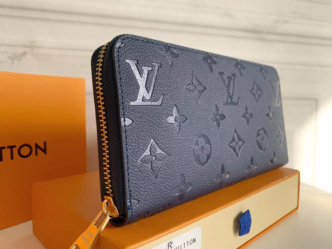 GoAnywhere 8107 Louis Vuitton LV Wallets In Navy