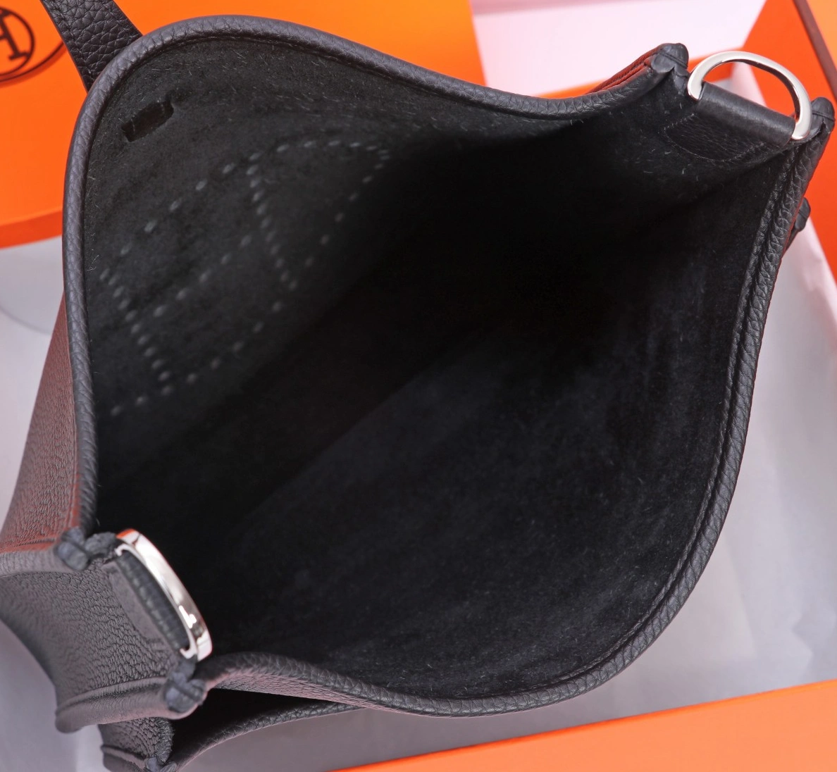 GoAnywhere 9841 Hermes AAA Quality Messenger Bags For Women - Image 7