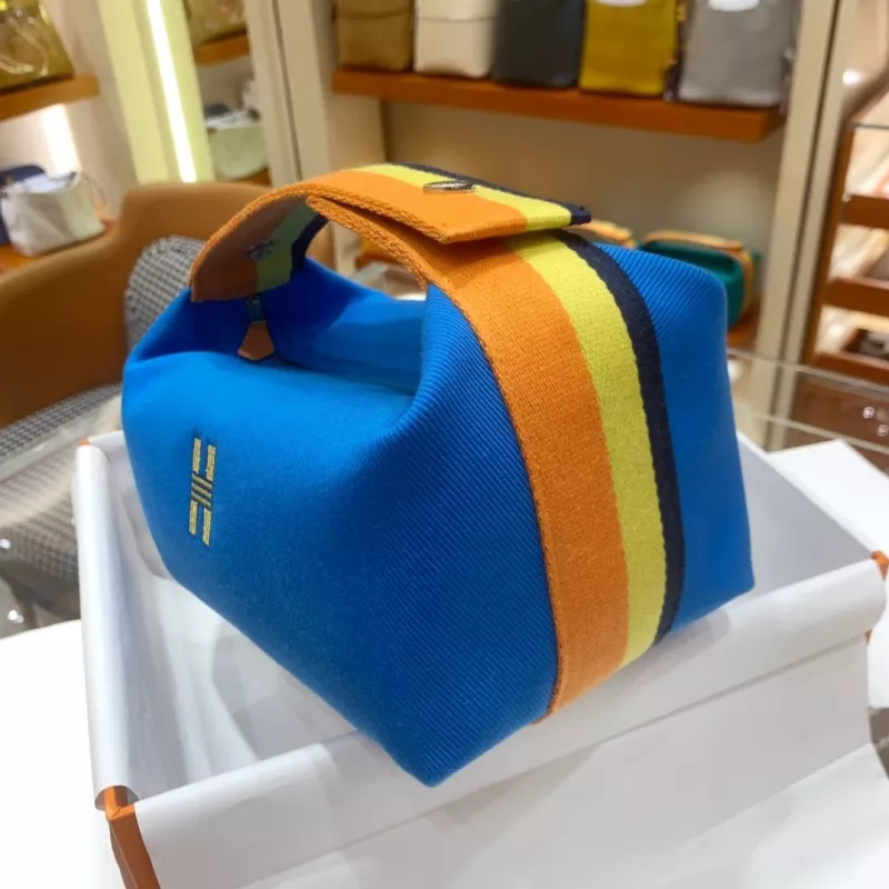 Hermes AAA Quality Handbags For Women Comfortable 8846 - Image 4