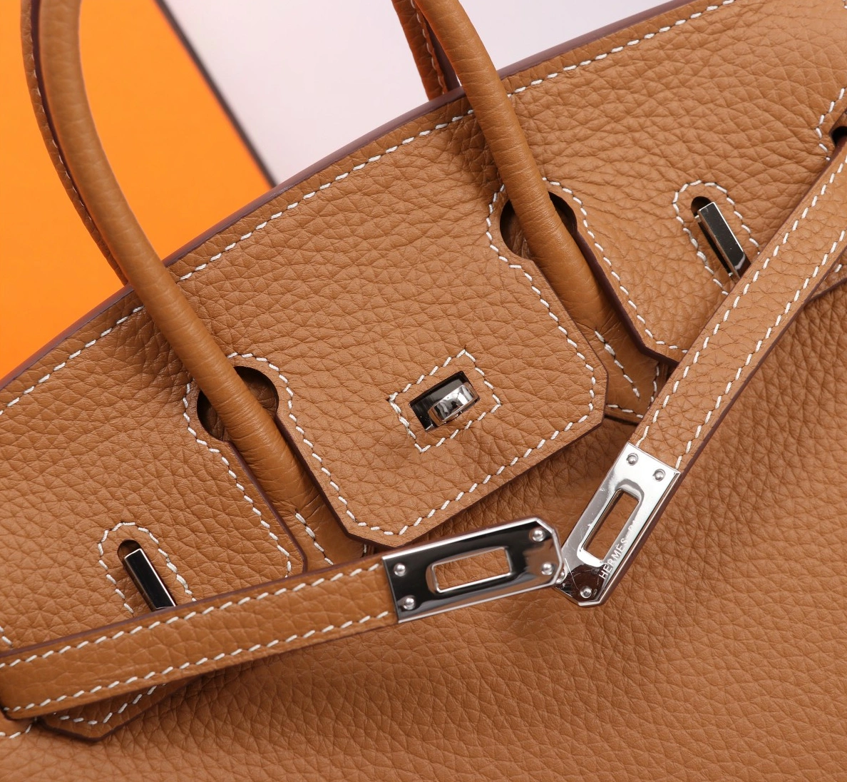 Hermes AAA Quality Handbags For Women Trendsetting 140