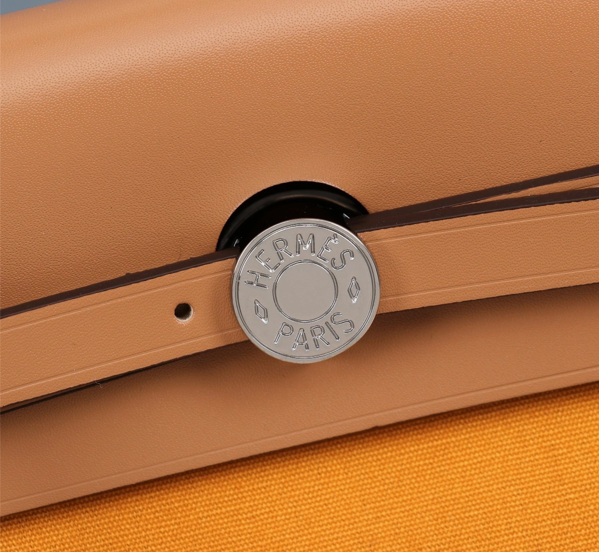 Hermes AAA Quality Handbags For Women Trendsetting 5583 - Image 3