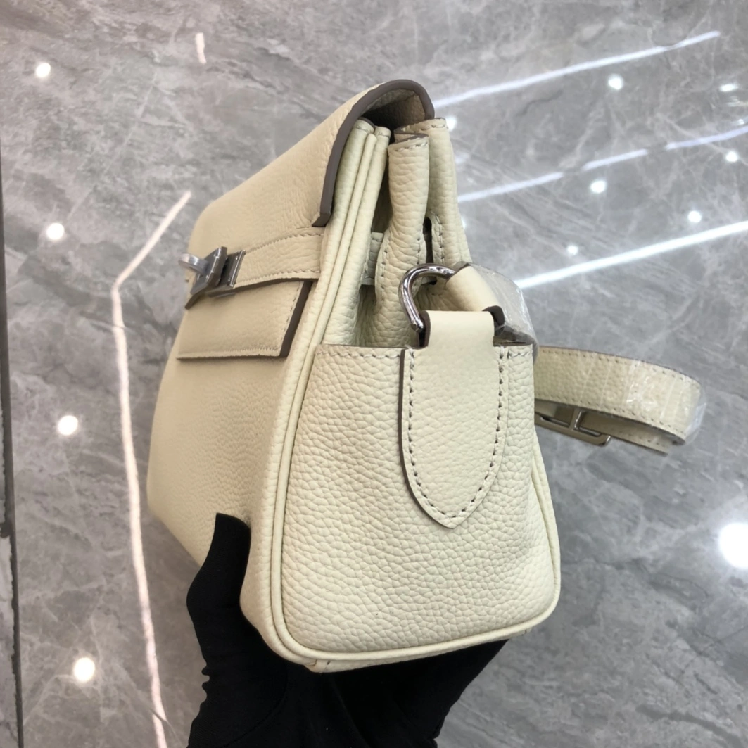 Hermes AAA Quality Messenger Bags For Women Durable 7325 - Image 6