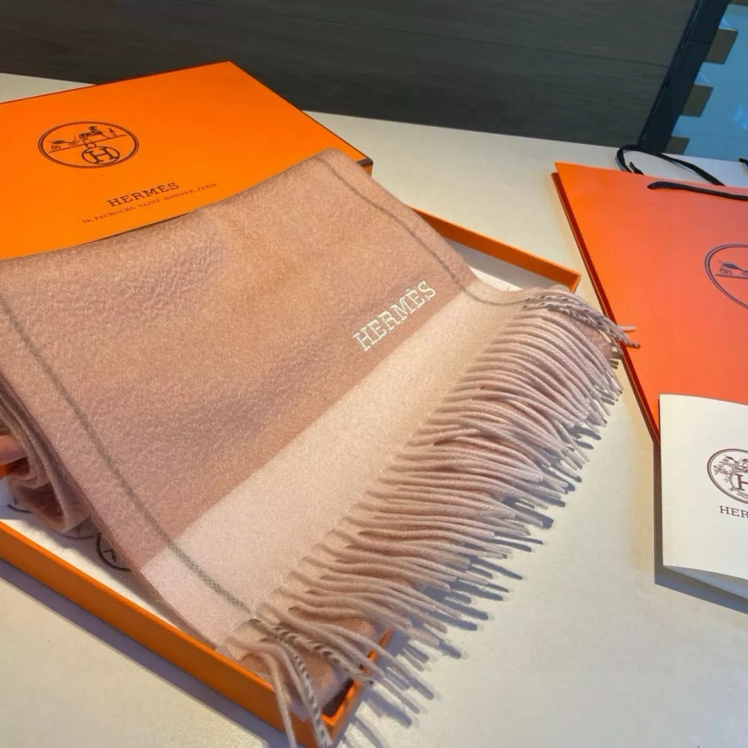 Hermes Scarf For Women Durable 8692 - Image 4