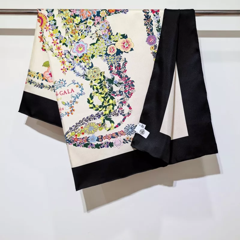 Hermes Silk Squares Reliable 7302 - Image 5