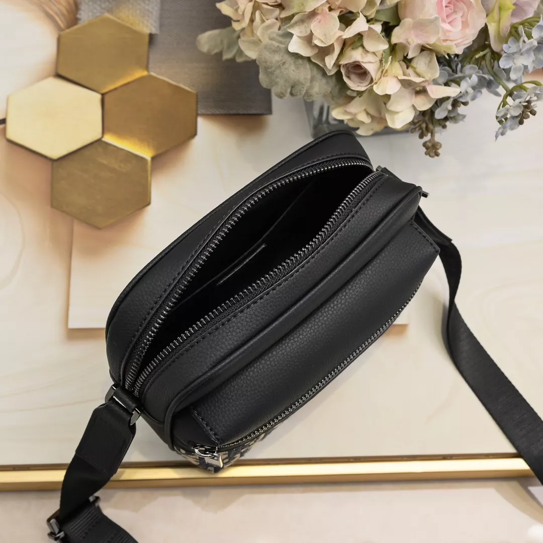 Lightweight 8024 Christian Dior AAA Man Messenger Bags - Image 8