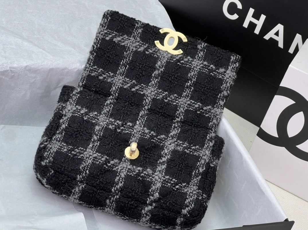 Lightweight 8546 Chanel AAA Quality Messenger Bags For Women - Image 5