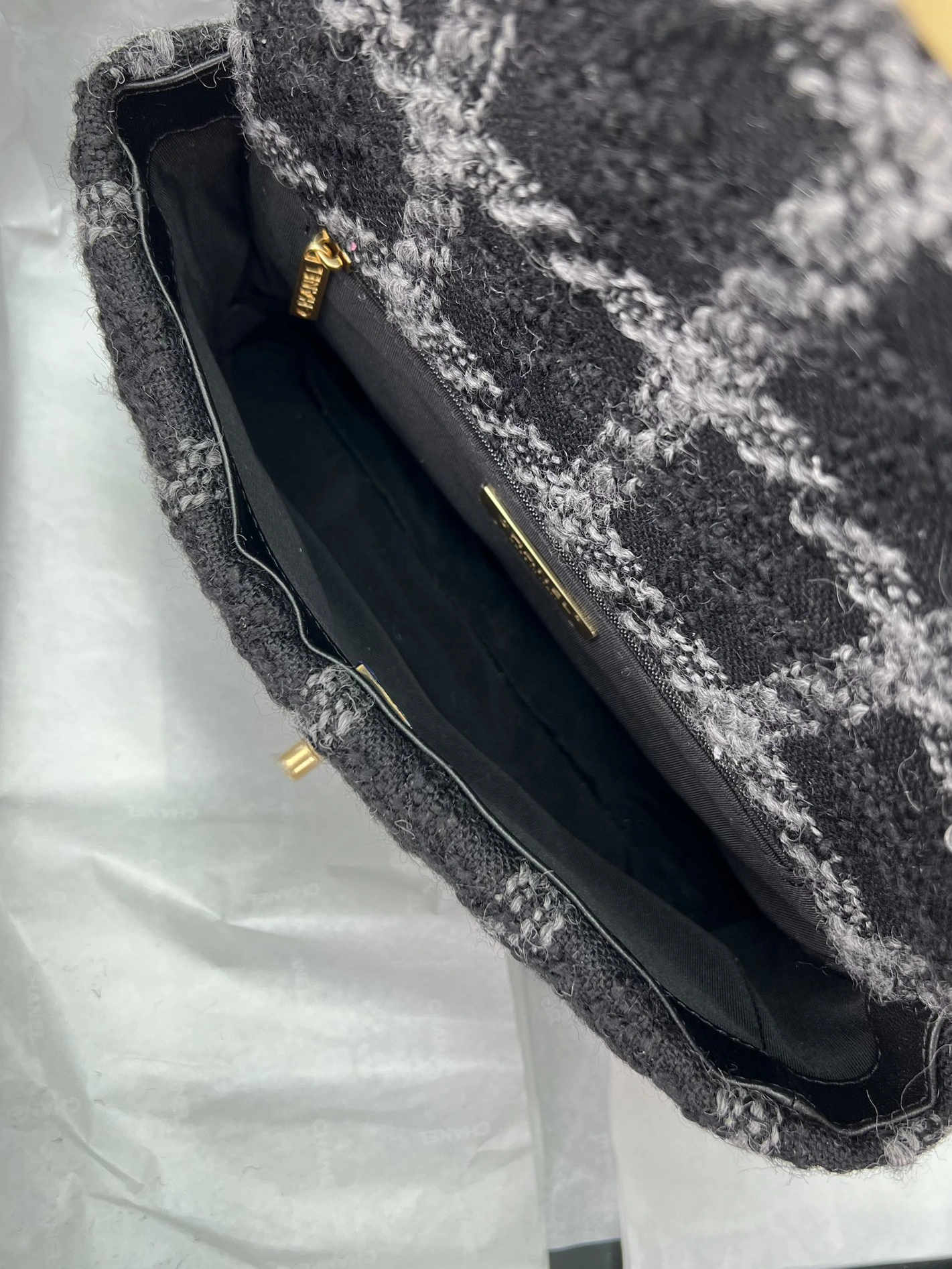 Lightweight 8546 Chanel AAA Quality Messenger Bags For Women - Image 6