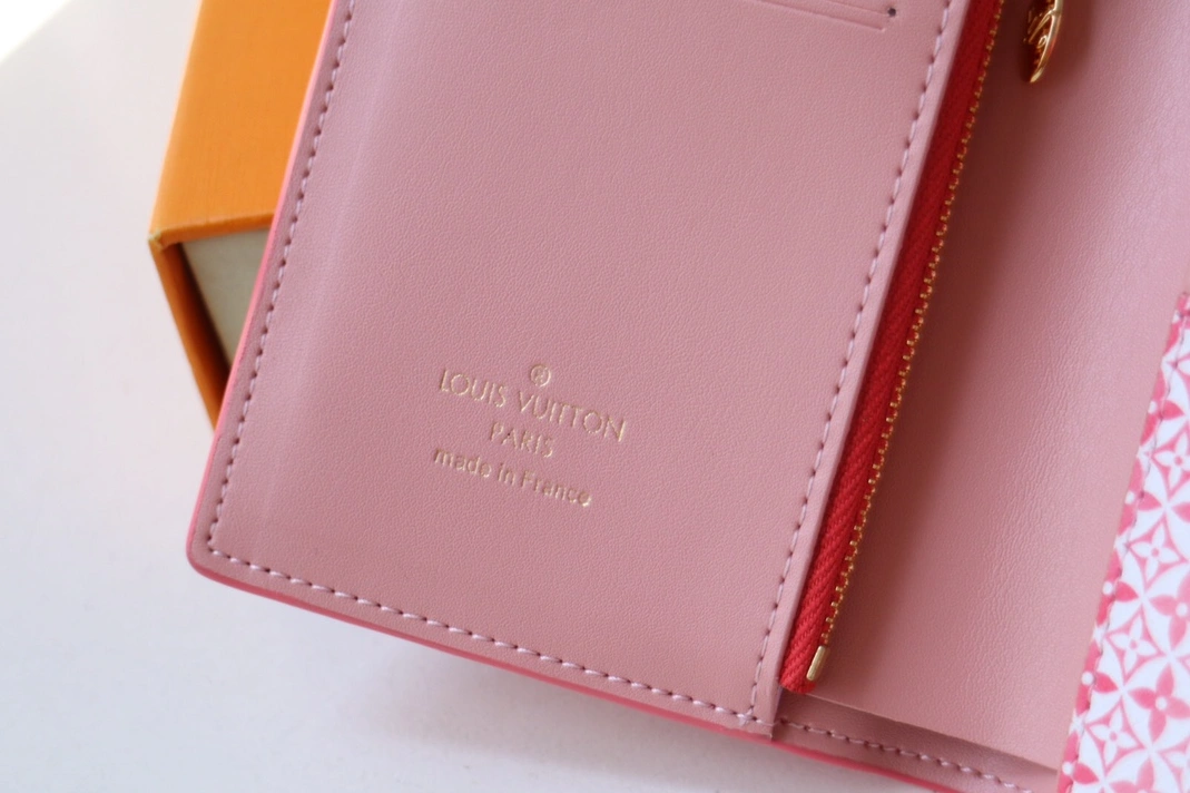 Louis Vuitton AAA Quality Card Case Fashionable 1179 - Image 6