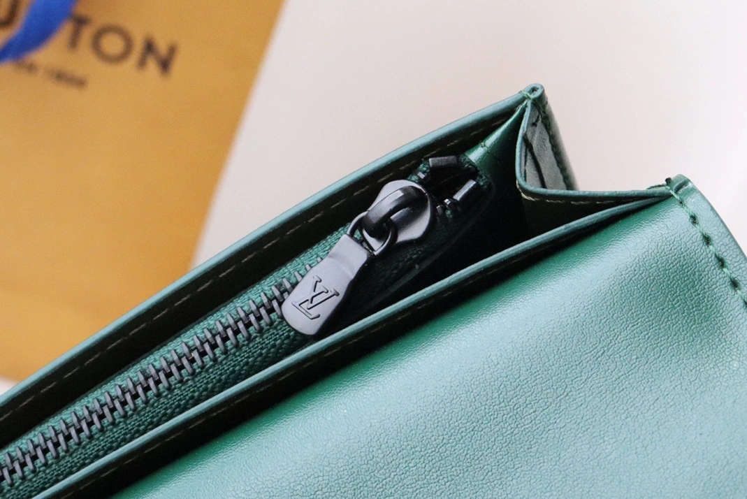 Louis Vuitton AAA Quality Card Case GoodFit 5610 - Image 8